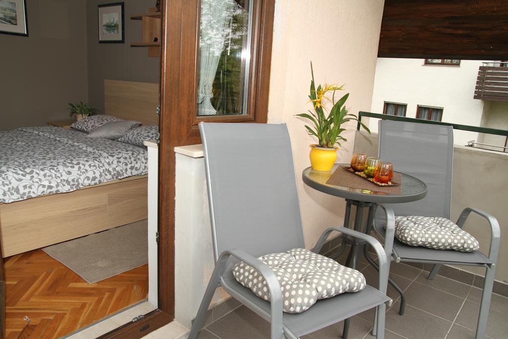 Apartments Strmac Слунь Екстер'єр фото