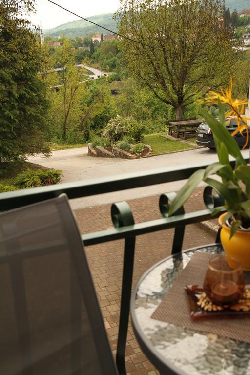 Apartments Strmac Слунь Екстер'єр фото