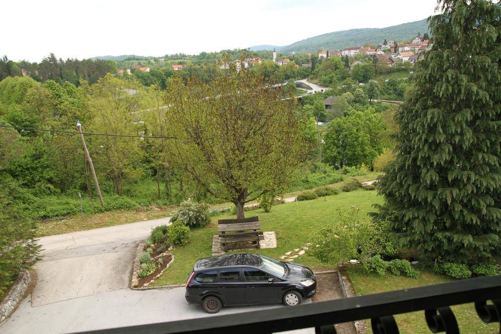 Apartments Strmac Слунь Екстер'єр фото