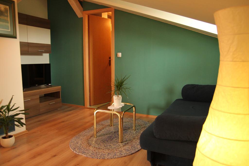 Apartments Strmac Слунь Екстер'єр фото
