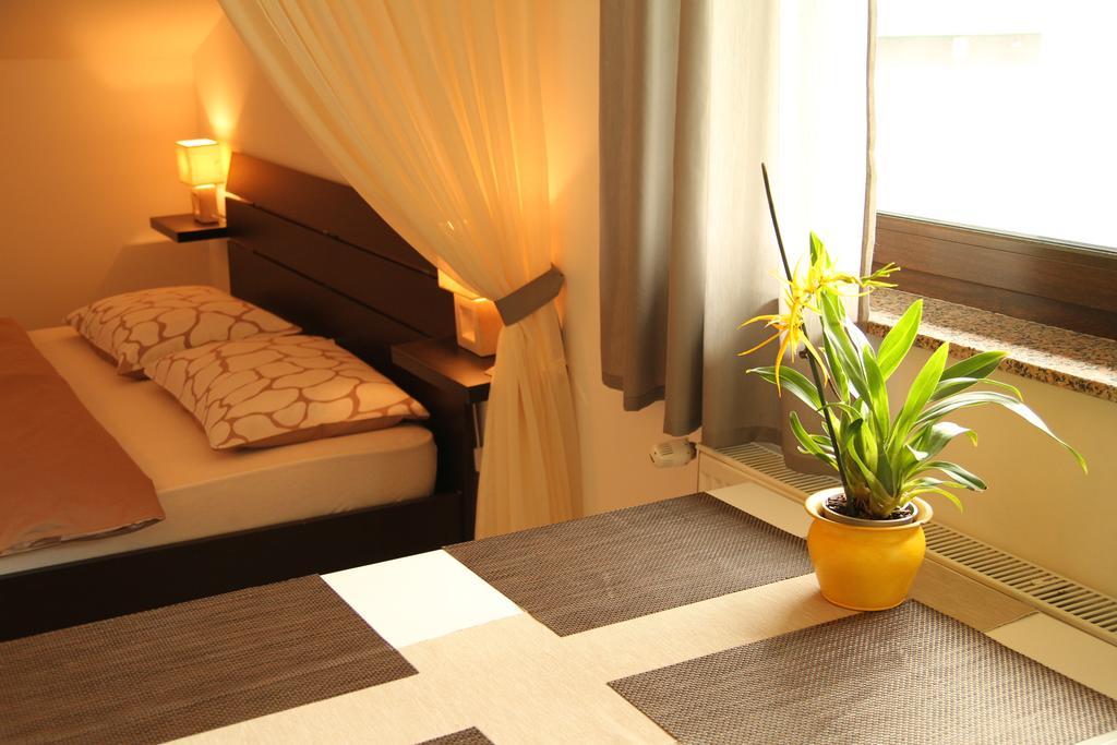 Apartments Strmac Слунь Екстер'єр фото
