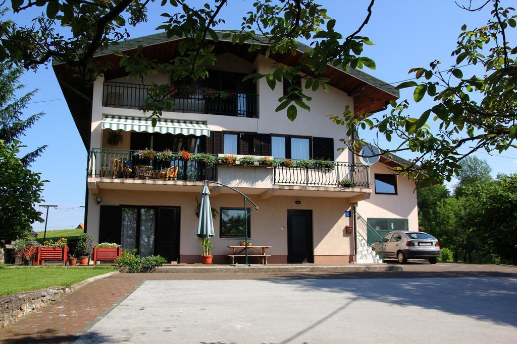 Apartments Strmac Слунь Екстер'єр фото
