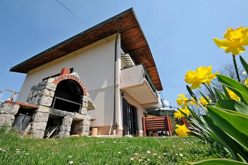 Apartments Strmac Слунь Екстер'єр фото