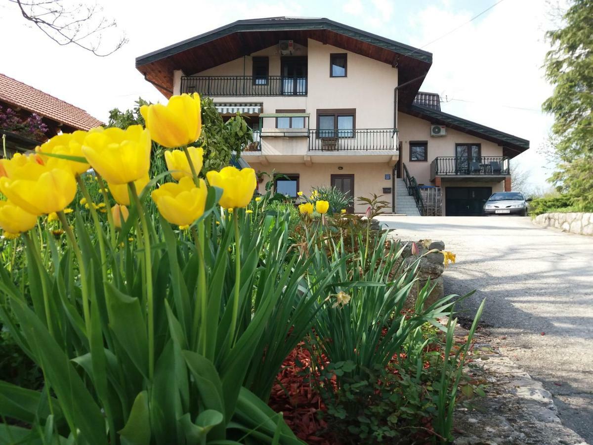 Apartments Strmac Слунь Екстер'єр фото